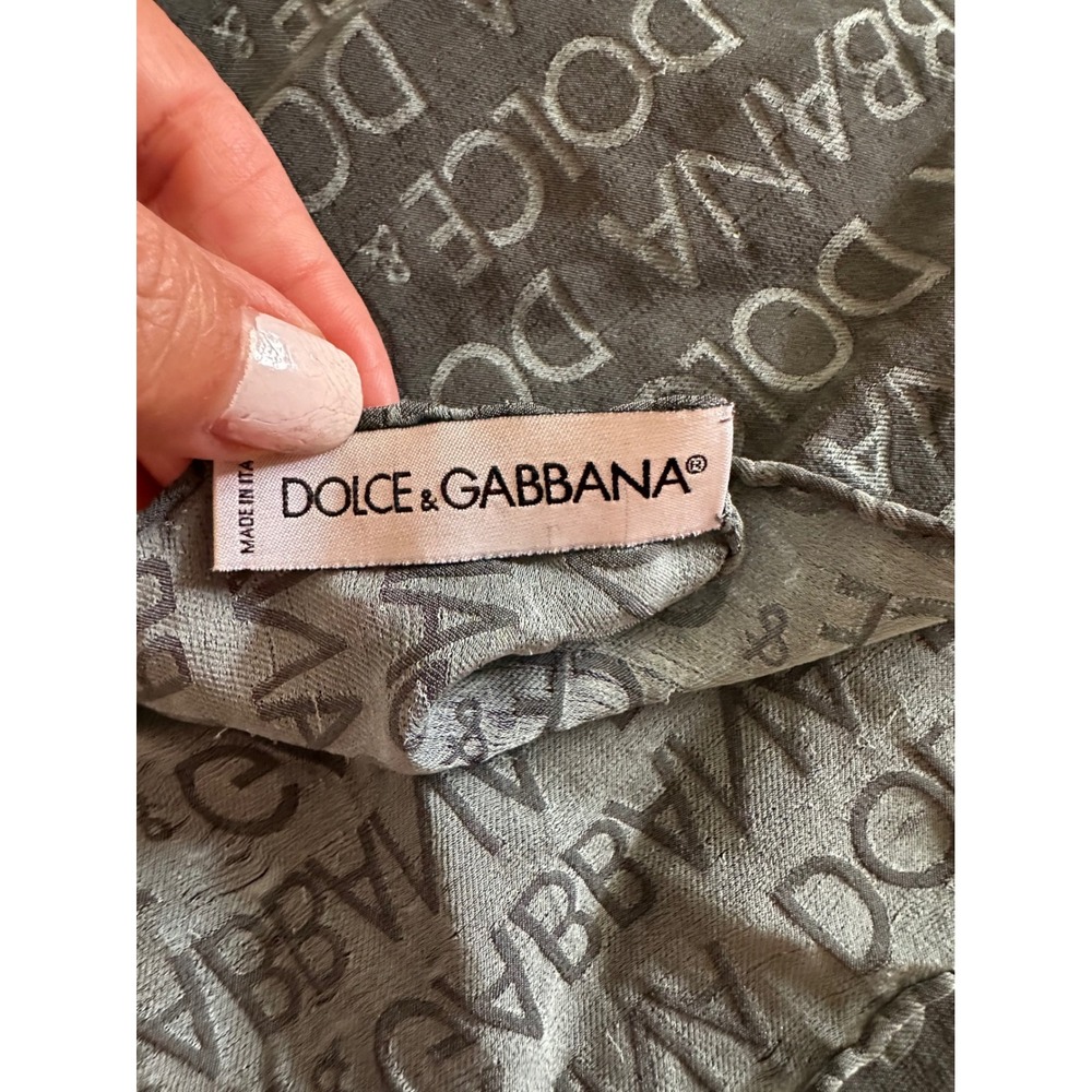 Authentic Dolce & Gabbana Grey Silk Logo Jacquard Square Scarf 27x27 - Picture 7 of 7